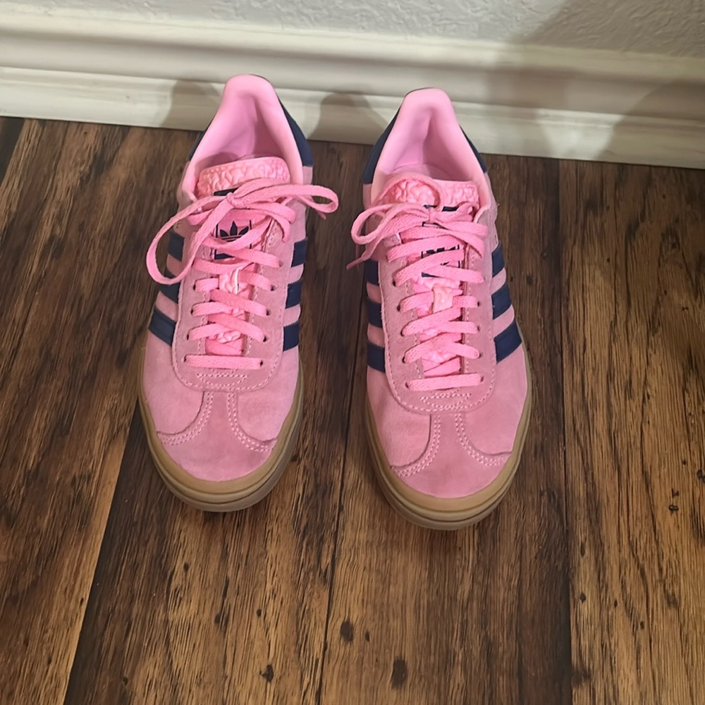 adidas Pink Sneakers with Retro Design and Gum Rubber Sole